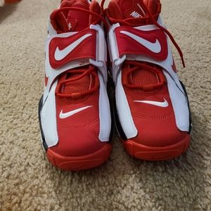 Nike air barrage mens red white